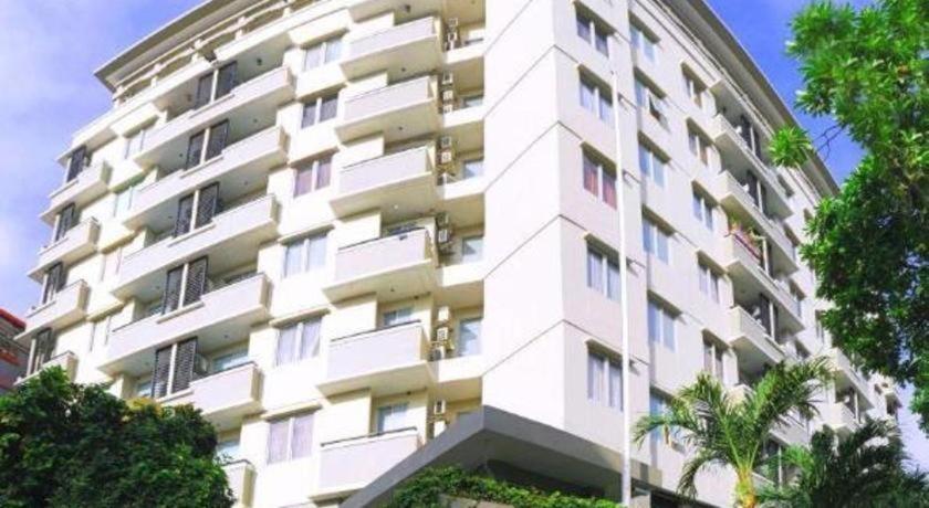 Hotel Golden Sky Pluit Jakarta Exterior photo