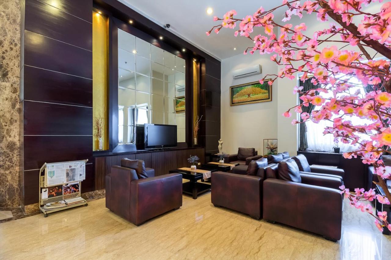 Hotel Golden Sky Pluit Jakarta Exterior photo